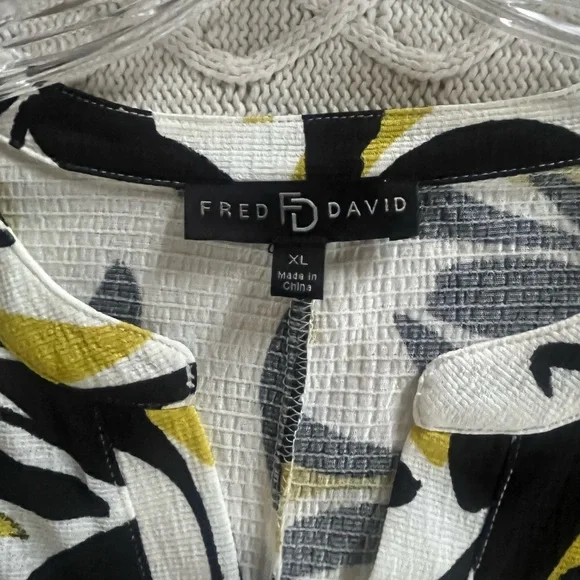 Fred David Stylish Black and Lime Short Sleeve Women's Blouse Size XL - Picture 3 of 16